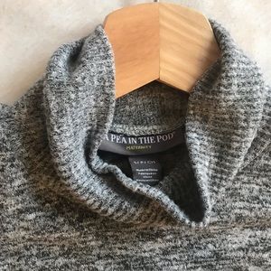 Pea in the Pod maternity sweater